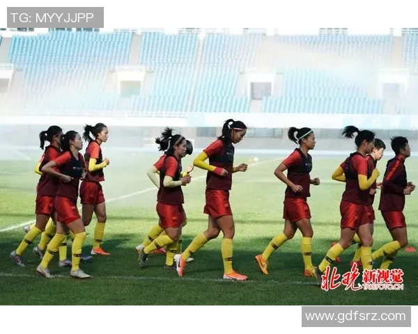 凤凰山足球明星的崛起与荣耀背后的故事与梦想 凤凰山足球明星的崛起与荣耀背后的故事与梦想