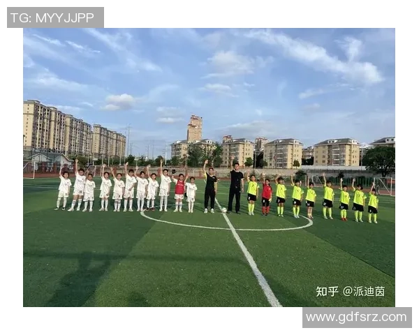 向前拨足球的技巧与策略解析助你在比赛中脱颖而出