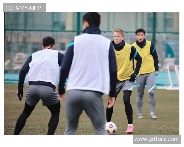 足球考生加油奋勇向前追逐梦想成就辉煌未来的决心与信念 足球考生加油奋勇向前追逐梦想成就辉煌未来的决心与信念